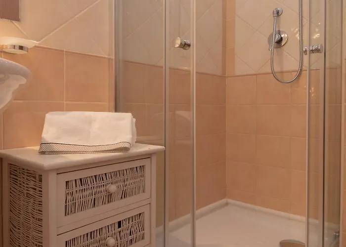 Stylish Le Fontane 2 Bedrapt T5 Sleeps 5 Apartment Villasimius