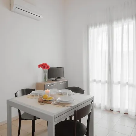Stylish Le Fontane 2 Bedrapt T5 Sleeps 5 Villasimius