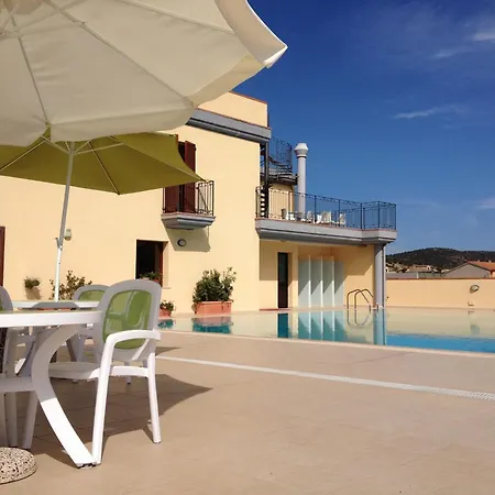 Апартаменти Stylish Le Fontane 2 Bedrapt T5 Sleeps 5