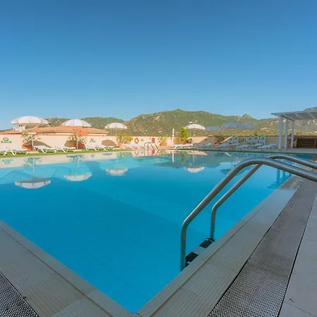 Stylish Le Fontane 2 Bedrapt T5 Sleeps 5 Apartment Villasimius