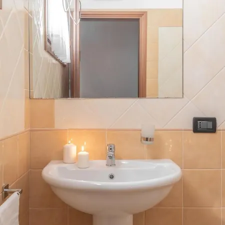 Stylish Le Fontane 2 Bedrapt T5 Sleeps 5 Apartment Villasimius
