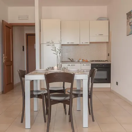 Stylish Le Fontane 2 Bedrapt T5 Sleeps 5 Villasimius
