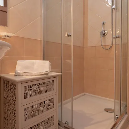 Stylish Le Fontane 2 Bedrapt T5 Sleeps 5 Apartment Villasimius