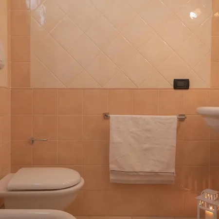 Stylish Le Fontane 2 Bedrapt T5 Sleeps 5 * Villasimius