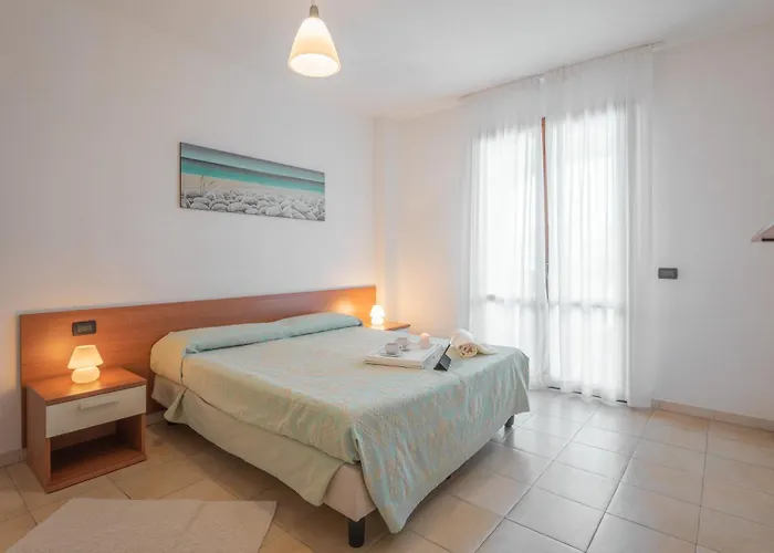 Stylish Le Fontane 2 Bedrapt T5 Sleeps 5 Apartment *