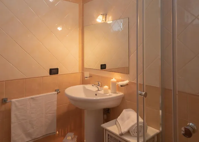 Апартаменти Stylish Le Fontane 2 Bedrapt T5 Sleeps 5