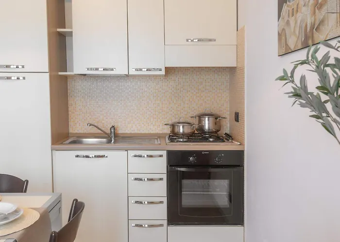 Stylish Le Fontane 2 Bedrapt T5 Sleeps 5 *